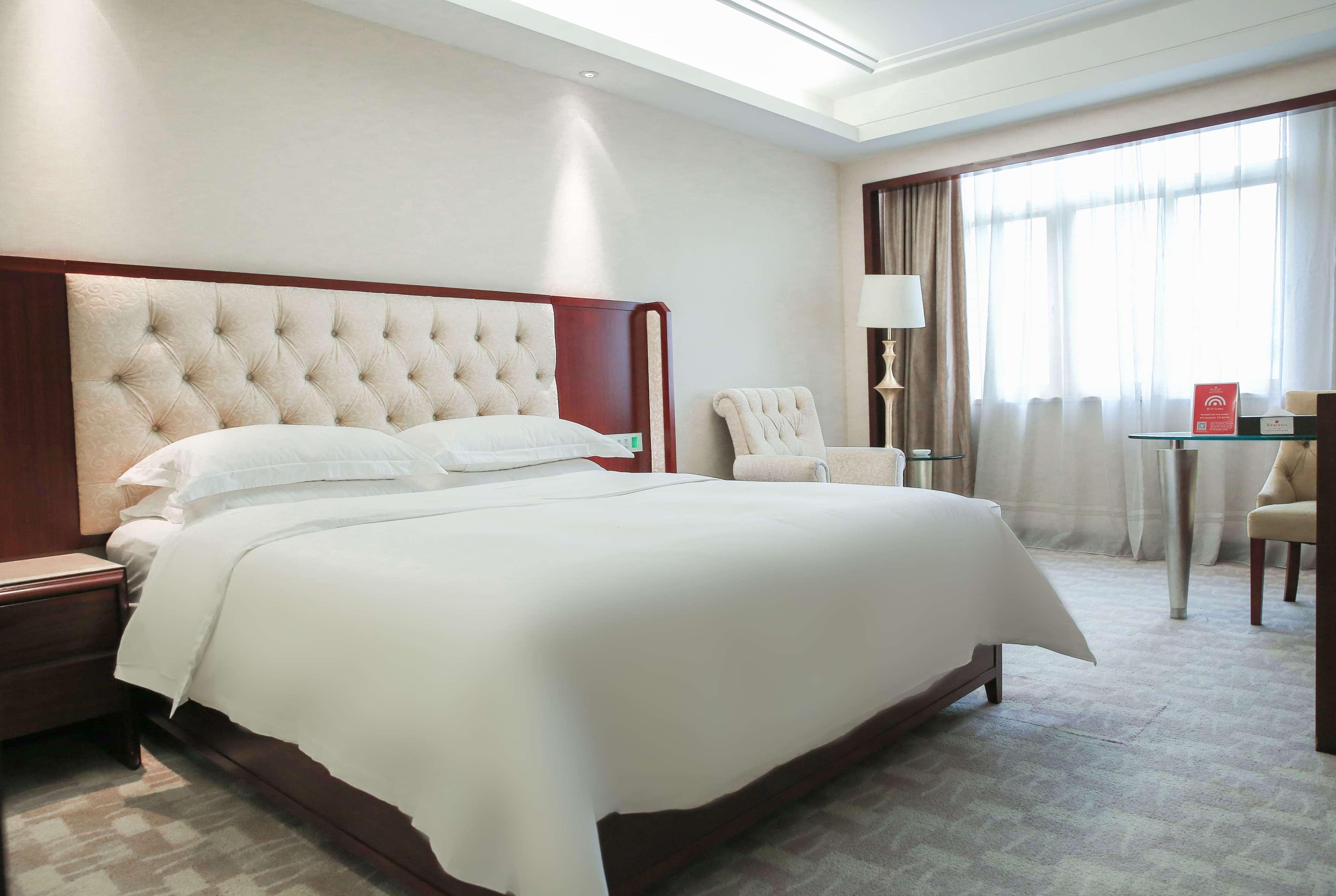 Ramada Shenzhen Baoan Hotell Eksteriør bilde