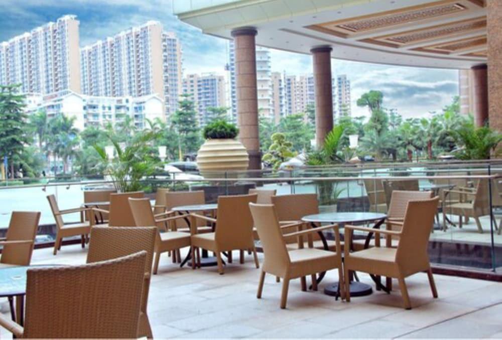 Ramada Shenzhen Baoan Hotell Eksteriør bilde