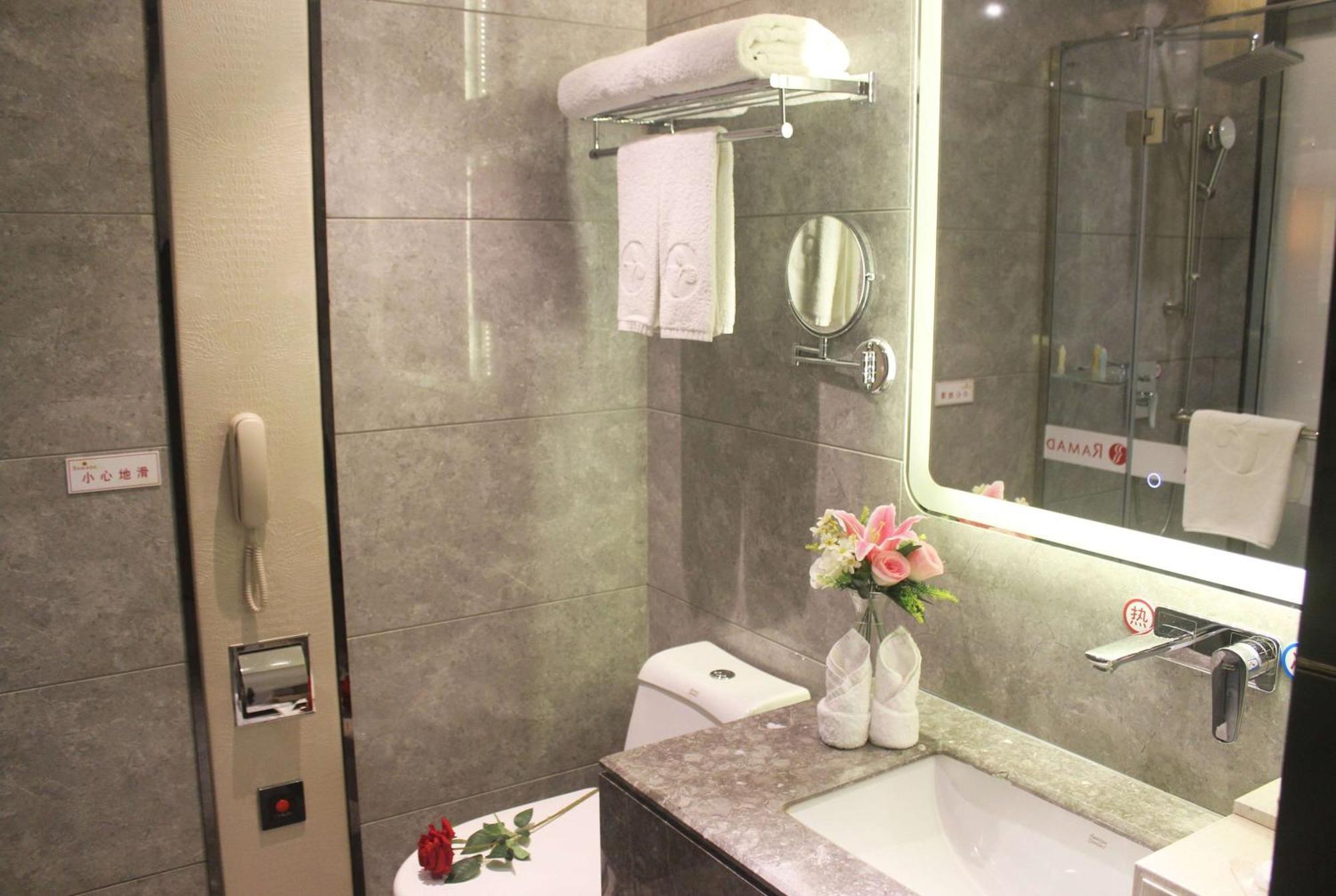 Ramada Shenzhen Baoan Hotell Eksteriør bilde