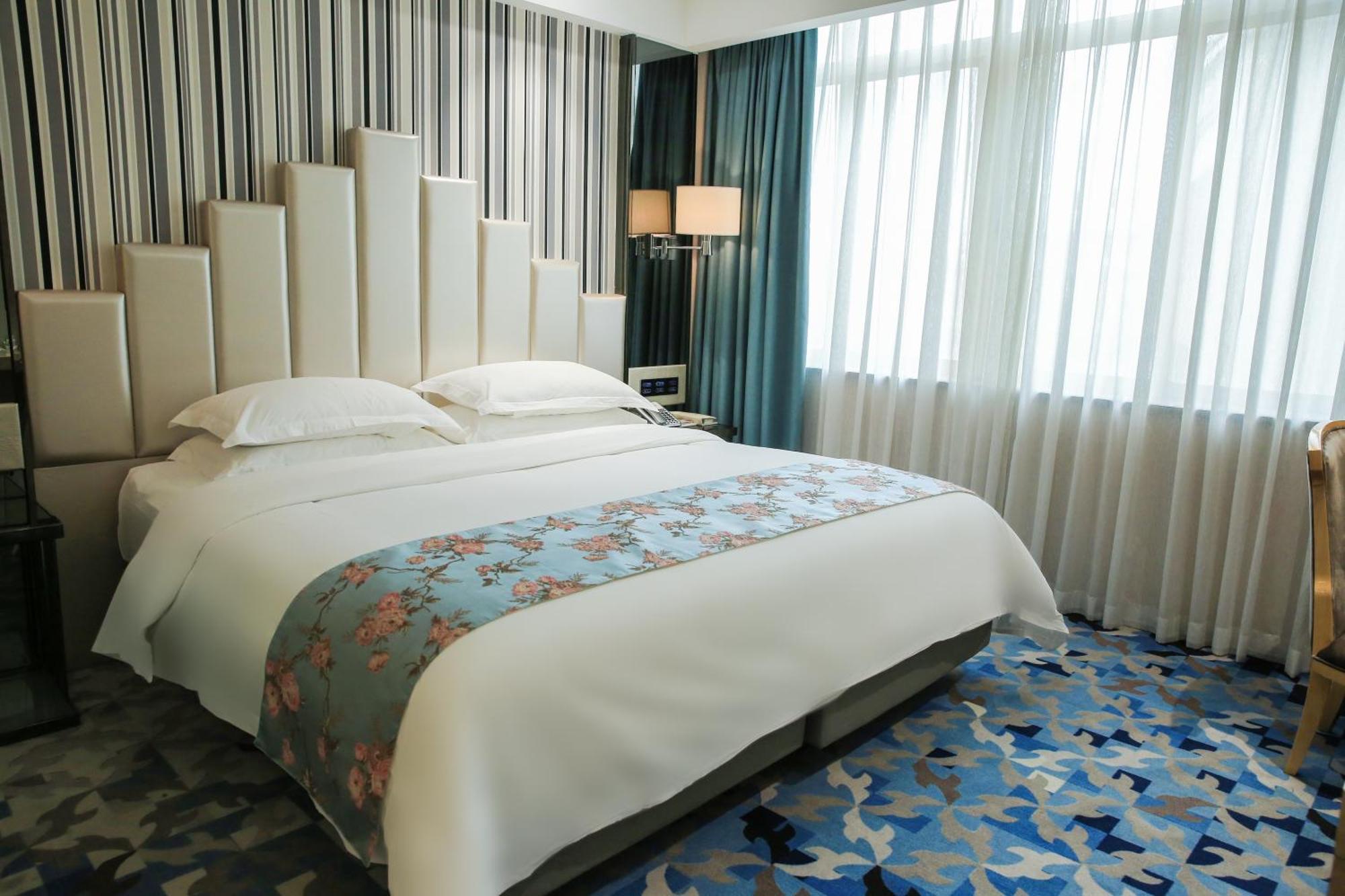 Ramada Shenzhen Baoan Hotell Eksteriør bilde