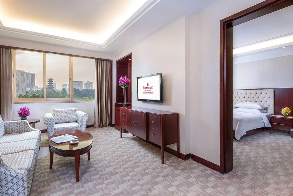 Ramada Shenzhen Baoan Hotell Rom bilde