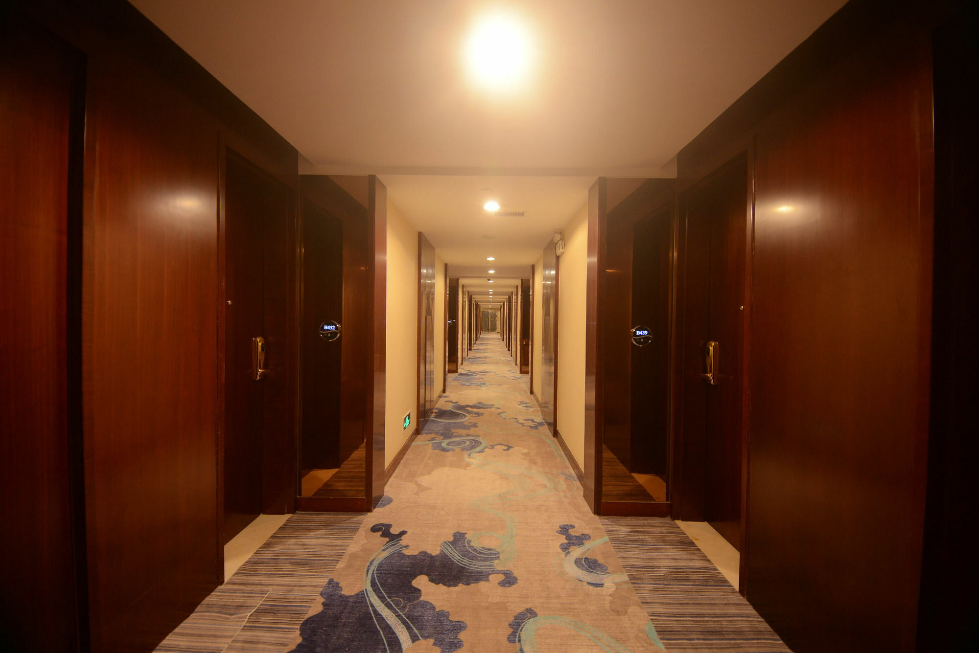 Ramada Shenzhen Baoan Hotell Eksteriør bilde
