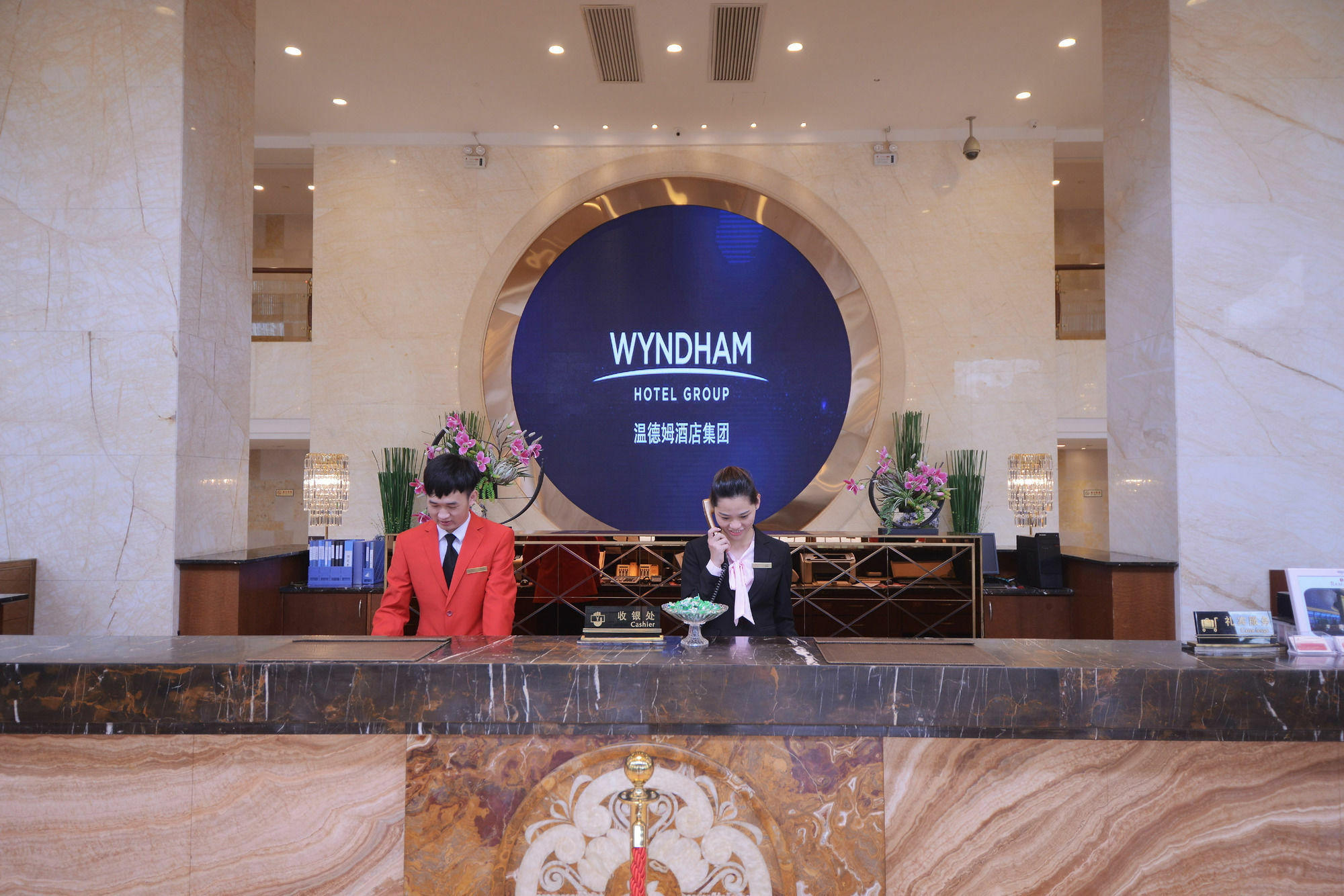 Ramada Shenzhen Baoan Hotell Eksteriør bilde